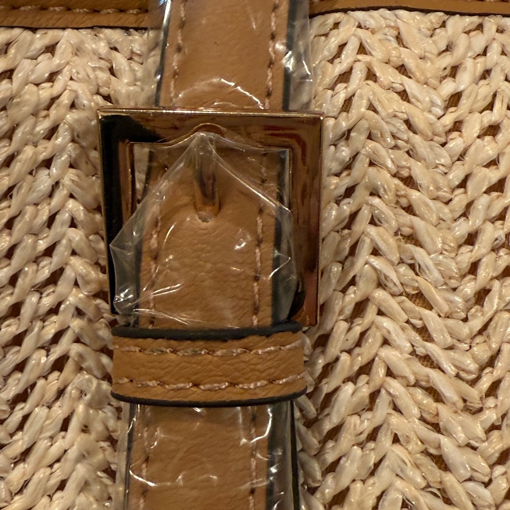 Gianni Bernini Stylish Tan and Cream Women's straw purse - Picture 10 of 14